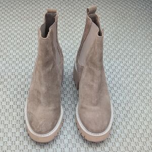 Dolce Vita Waterproof Suede Chelsea Boot Taupe sz 9